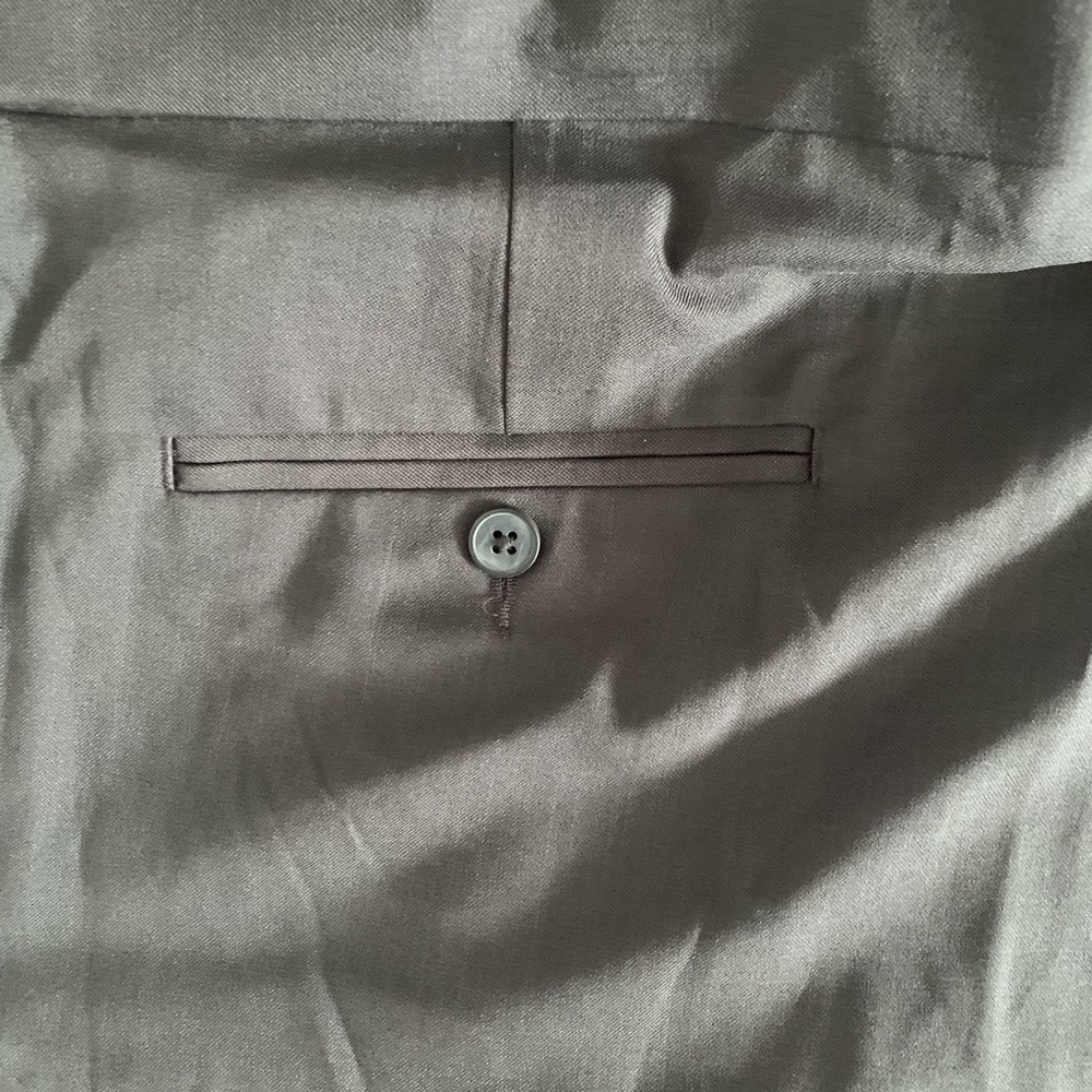 Haggar Mens Classic Fit, pleated charcoal grey dress pants 38x32. New with tags